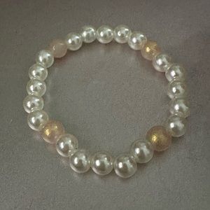 Pearl bracelet